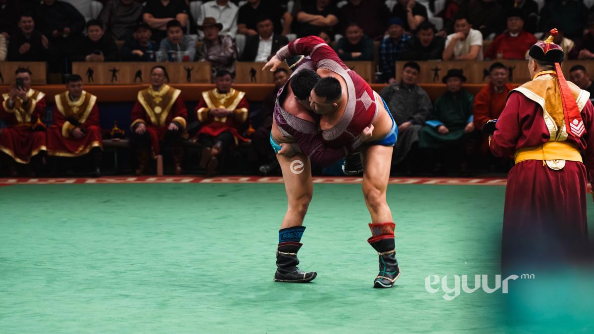 Дөрөвдүгээр сард үндэсний бөхийн 11 барилдаан болно